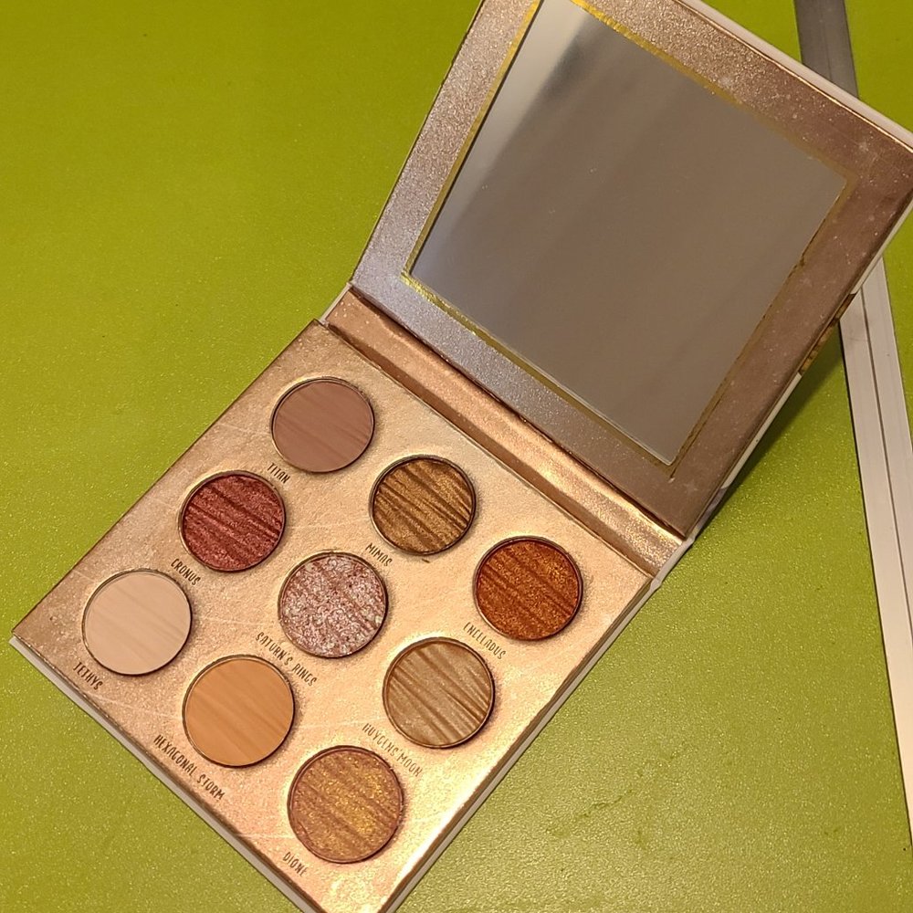 Dito Cosmetics Saturn Shade Eyeshadow Palette